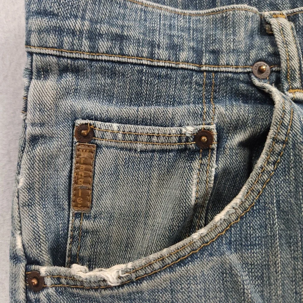 Genuine Wrangler Relaxed Fit Straight Jeans Men's 31x30 Blue Faded Distressed - Picture 10 of 15